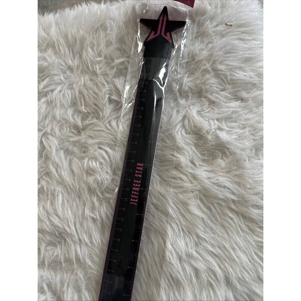 Jeffree Star Ruler - Picture 3 of 5